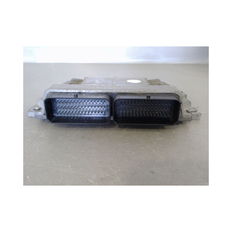 CALCULATEUR MOTEUR RENAULT CLIO