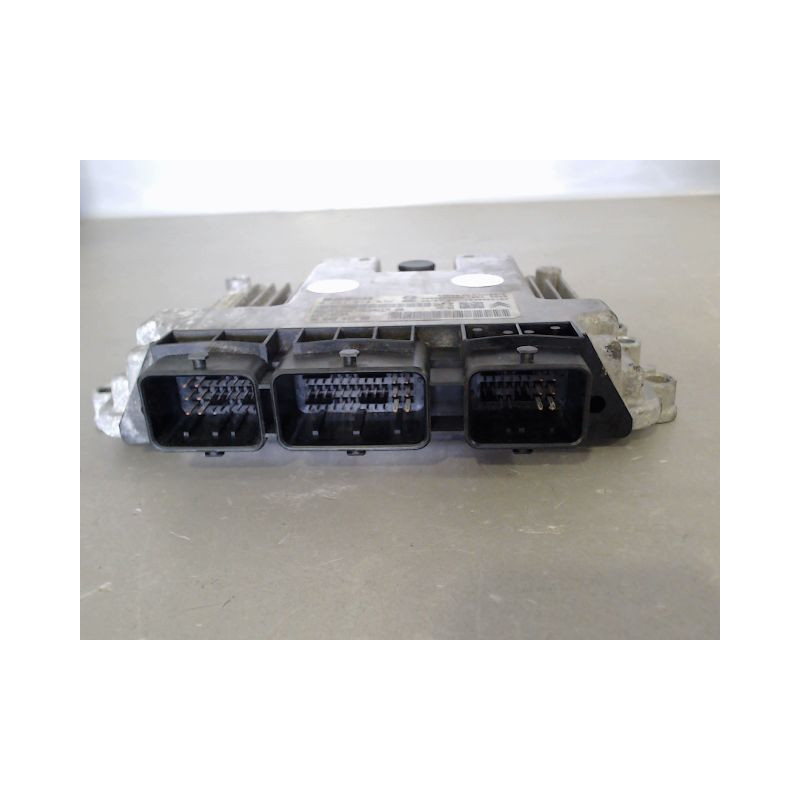 CALCULATEUR MOTEUR PEUGEOT 207