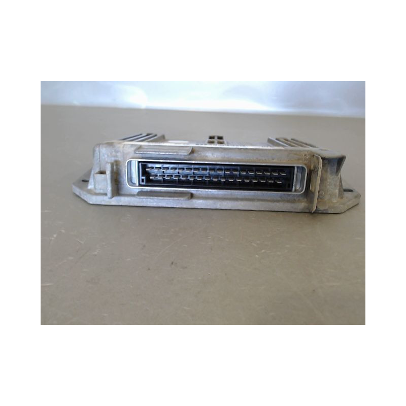 CALCULATEUR MOTEUR RENAULT CLIO