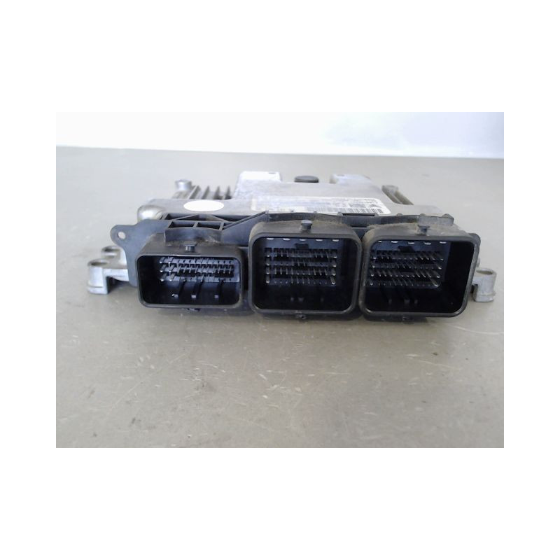 CALCULATEUR MOTEUR PEUGEOT 207