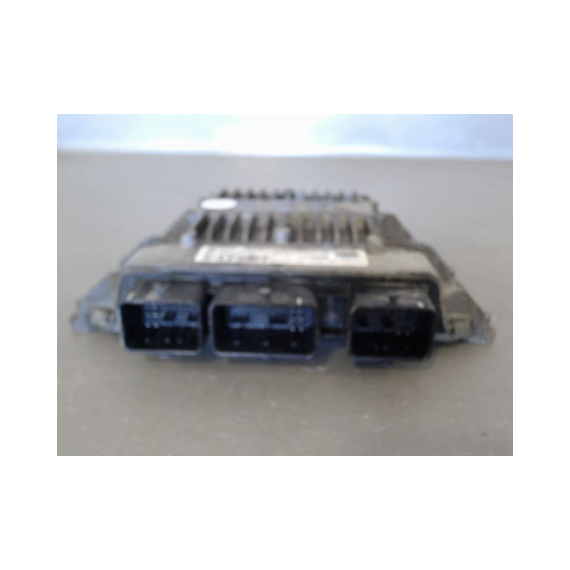 CALCULATEUR MOTEUR FORD FIESTA