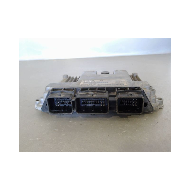 CALCULATEUR MOTEUR PEUGEOT 206