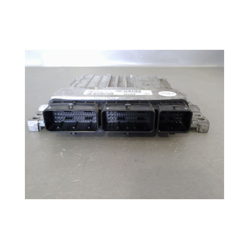 CALCULATEUR MOTEUR RENAULT MEGANE