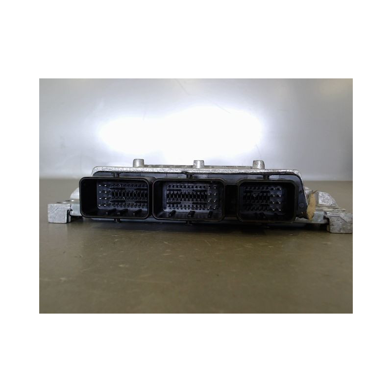 CALCULATEUR MOTEUR FORD FOCUS