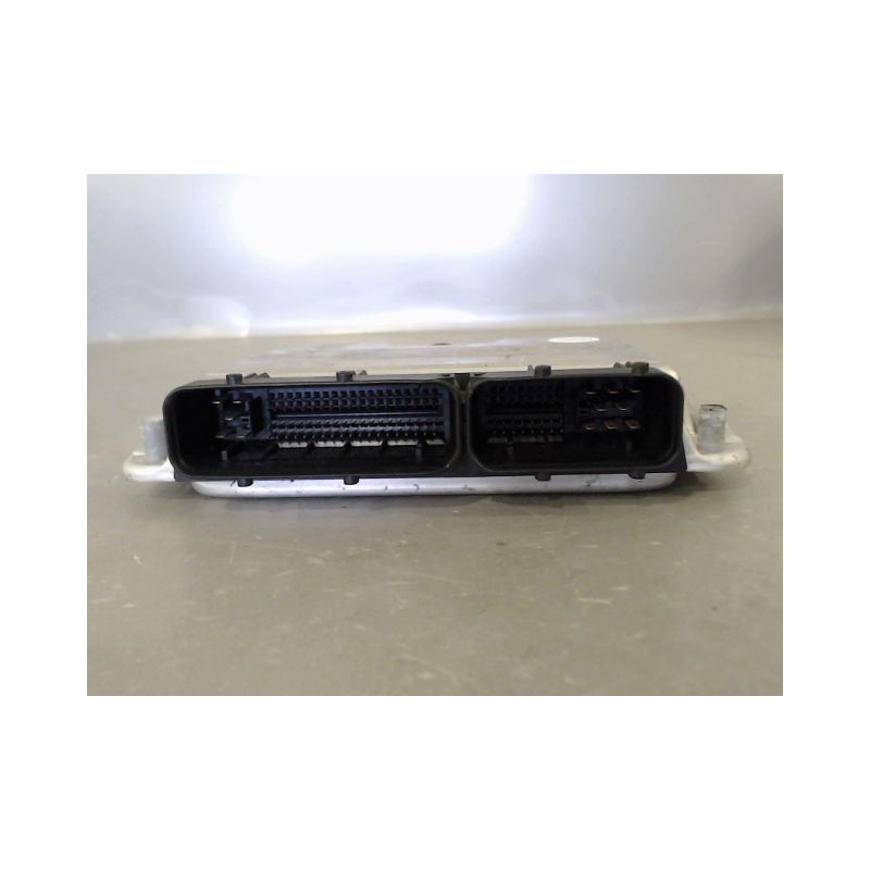 CALCULATEUR MOTEUR SKODA FABIA