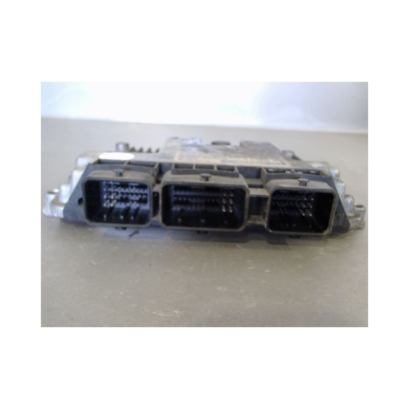 CALCULATEUR MOTEUR PEUGEOT 206