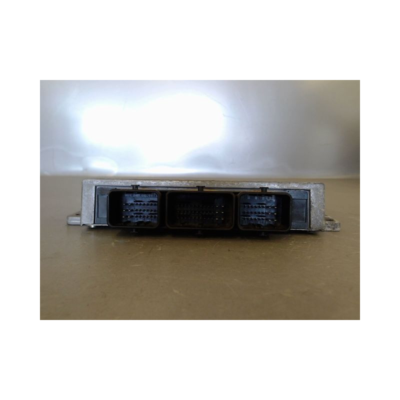 CALCULATEUR MOTEUR RENAULT LAGUNA