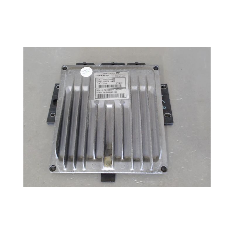 CALCULATEUR MOTEUR RENAULT CLIO