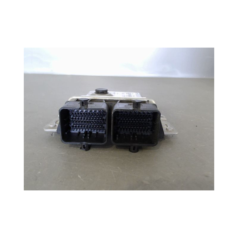 CALCULATEUR MOTEUR FORD KA