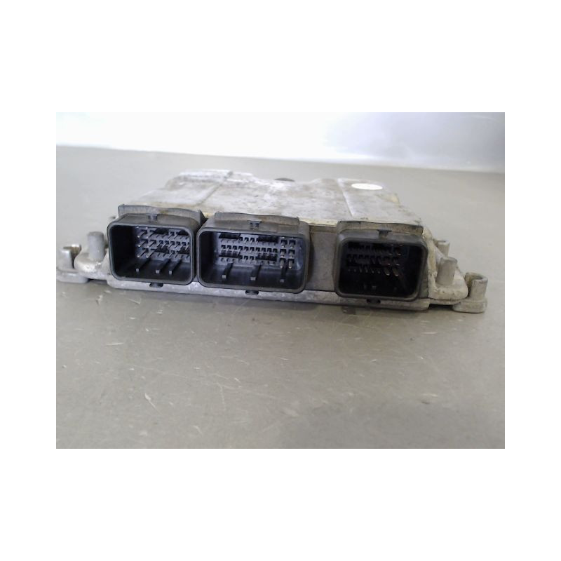CALCULATEUR MOTEUR CITROEN XSARA