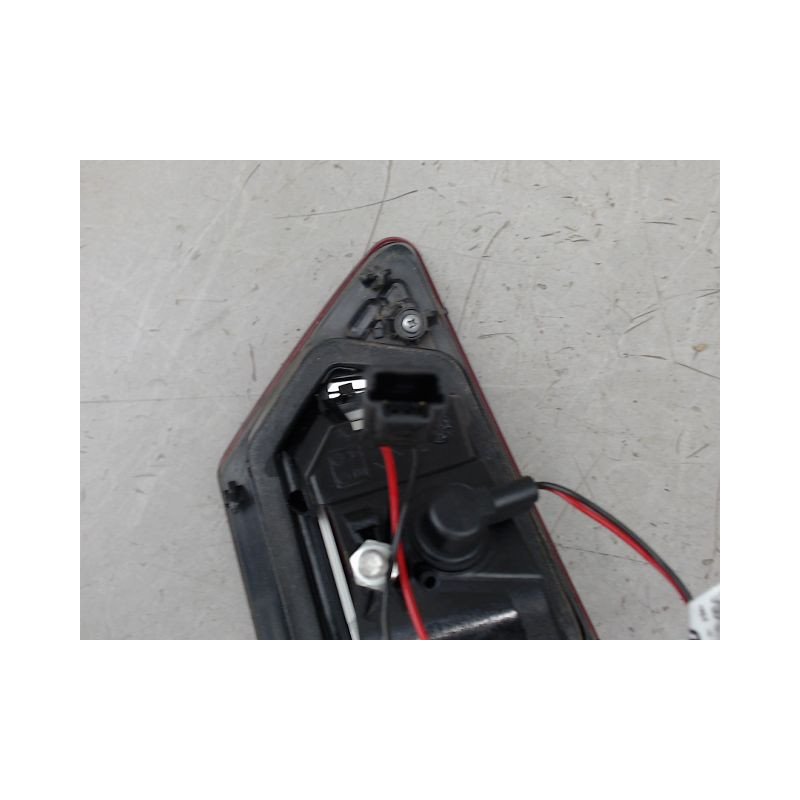 FEU ARRIERE INTERIEUR GAUCHE RENAULT CLIO