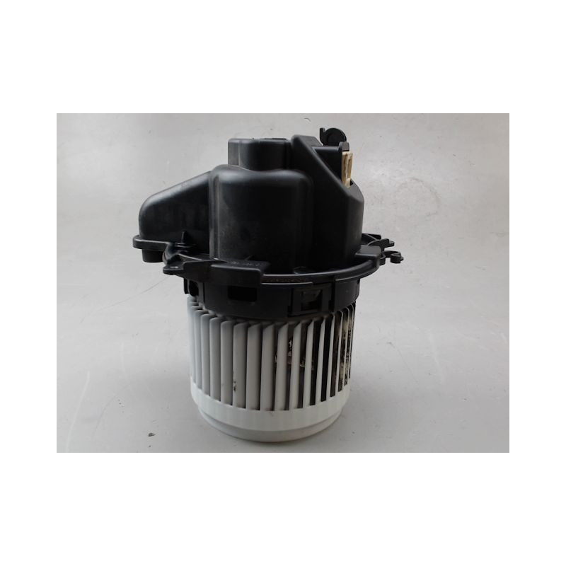 MOTEUR VENTILATEUR CHAUFFAGE DACIA DOKKER