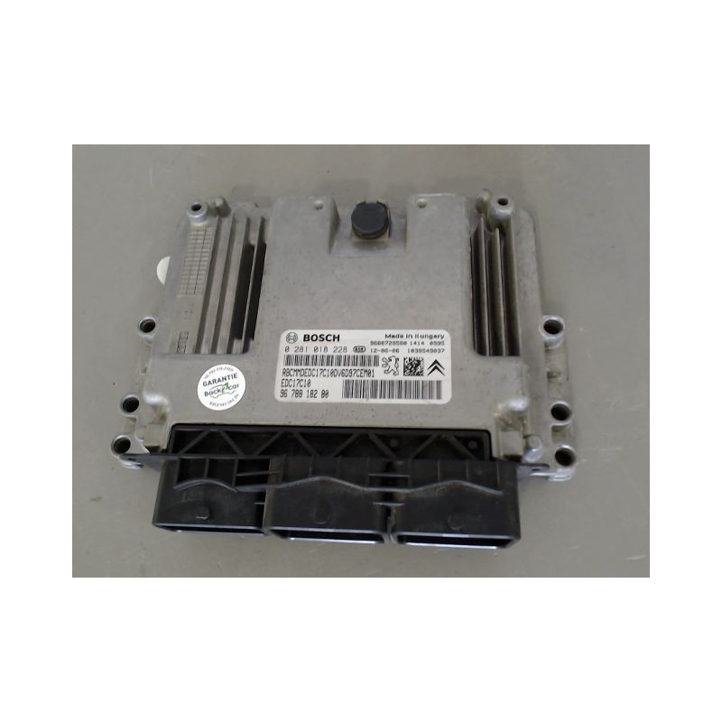 CALCULATEUR MOTEUR PEUGEOT 208