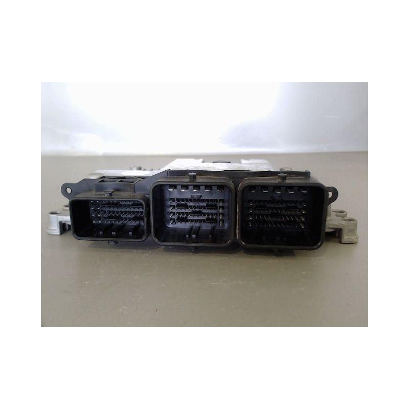 CALCULATEUR MOTEUR PEUGEOT 208