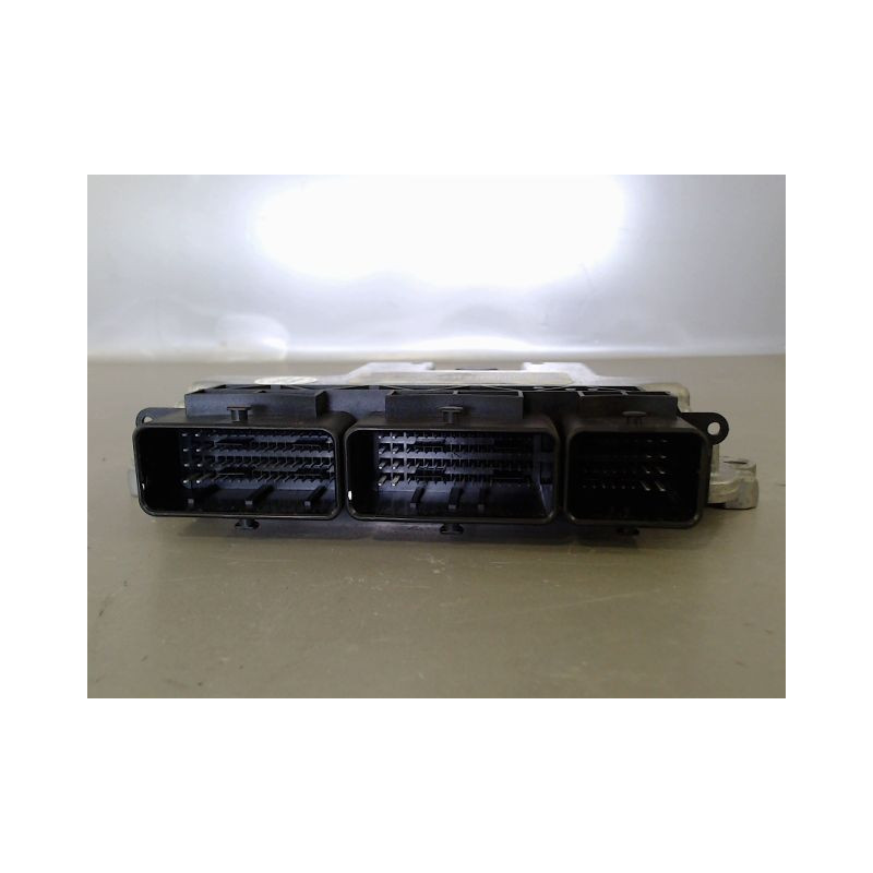 CALCULATEUR MOTEUR RENAULT TWINGO