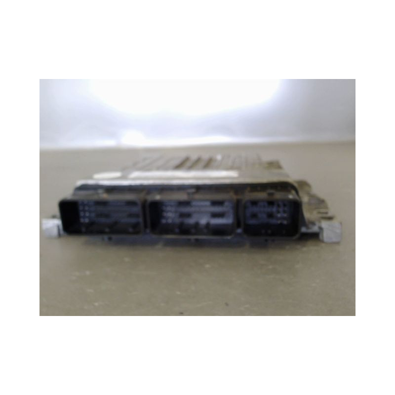CALCULATEUR MOTEUR RENAULT MEGANE