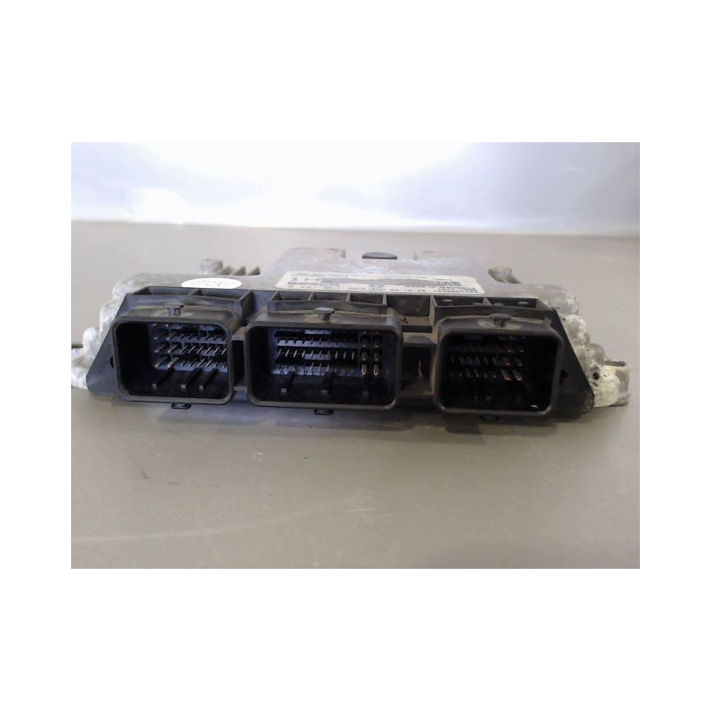 CALCULATEUR MOTEUR FORD FOCUS