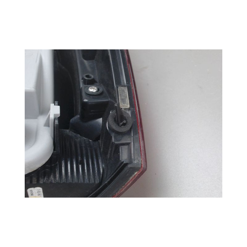 FEU ARRIERE GAUCHE  VOLKSWAGEN POLO
