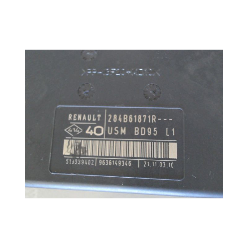 BOITE A FUSIBLES RENAULT MEGANE