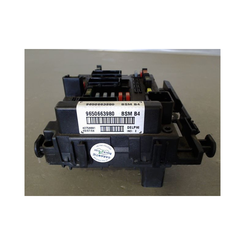 BOITE A FUSIBLES PEUGEOT 307