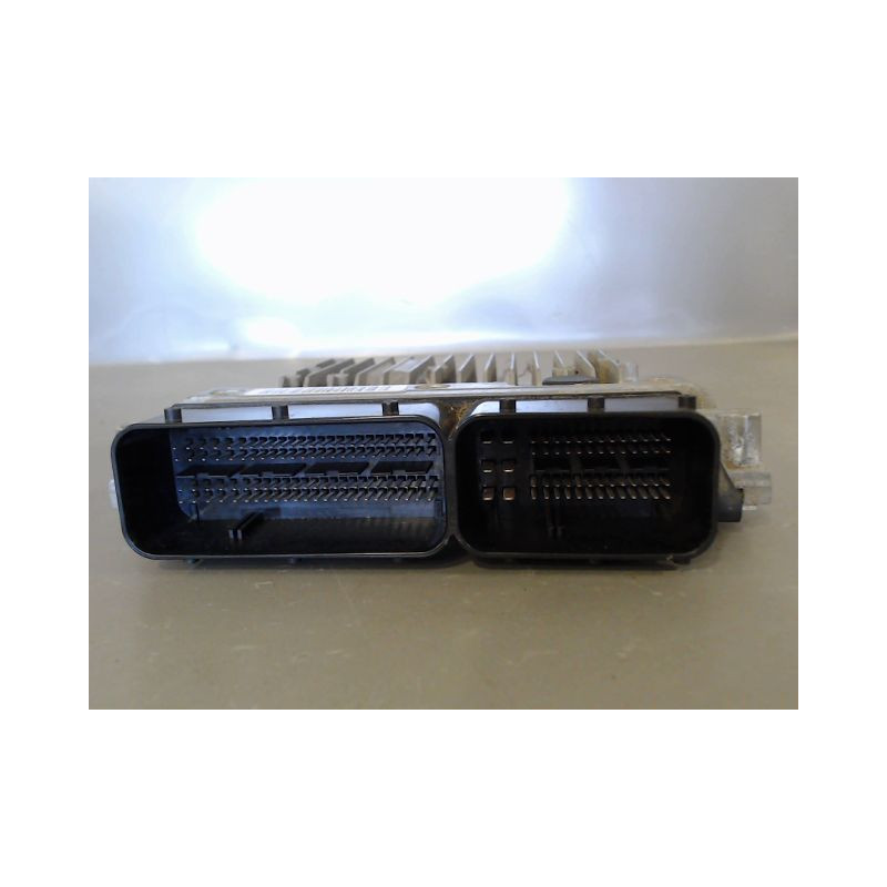 CALCULATEUR MOTEUR MERCEDES CLASSE B