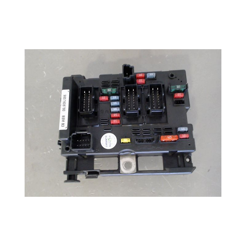 BOITE A FUSIBLES PEUGEOT 206
