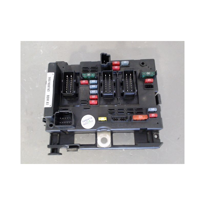 BOITE A FUSIBLES PEUGEOT 206