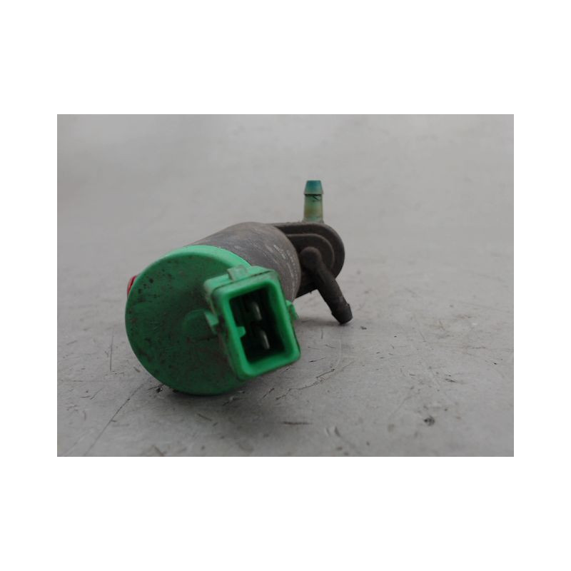 POMPE LAVE-GLACE AVANT PEUGEOT 106