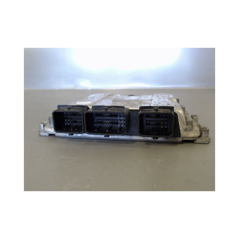 CALCULATEUR MOTEUR PEUGEOT 206