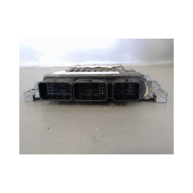 CALCULATEUR MOTEUR RENAULT MEGANE