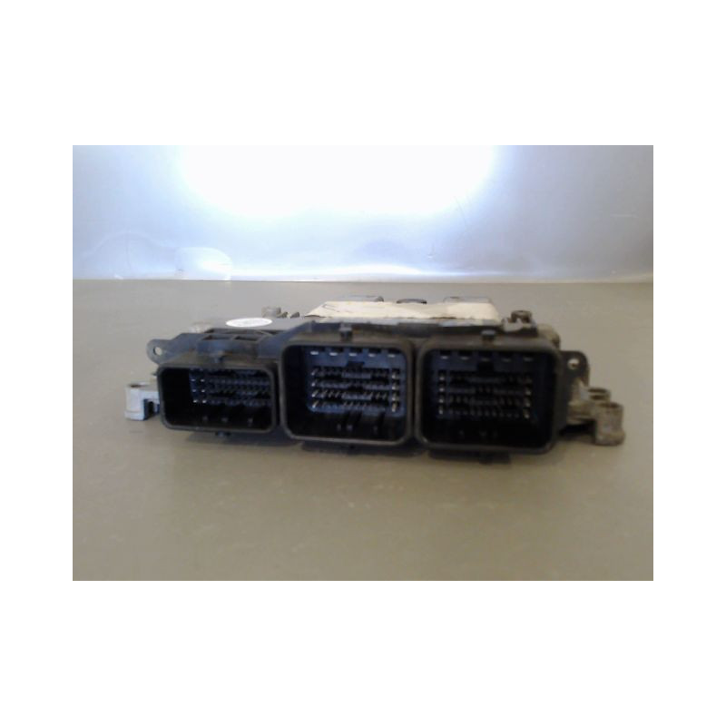 CALCULATEUR MOTEUR PEUGEOT 206
