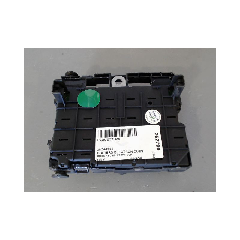 BOITE A FUSIBLES PEUGEOT 206