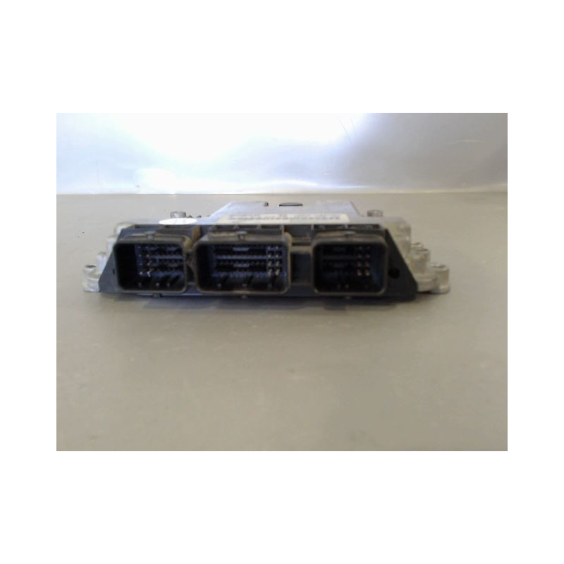 CALCULATEUR MOTEUR RENAULT MEGANE