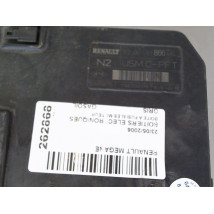 BOITE A FUSIBLES RENAULT MEGANE