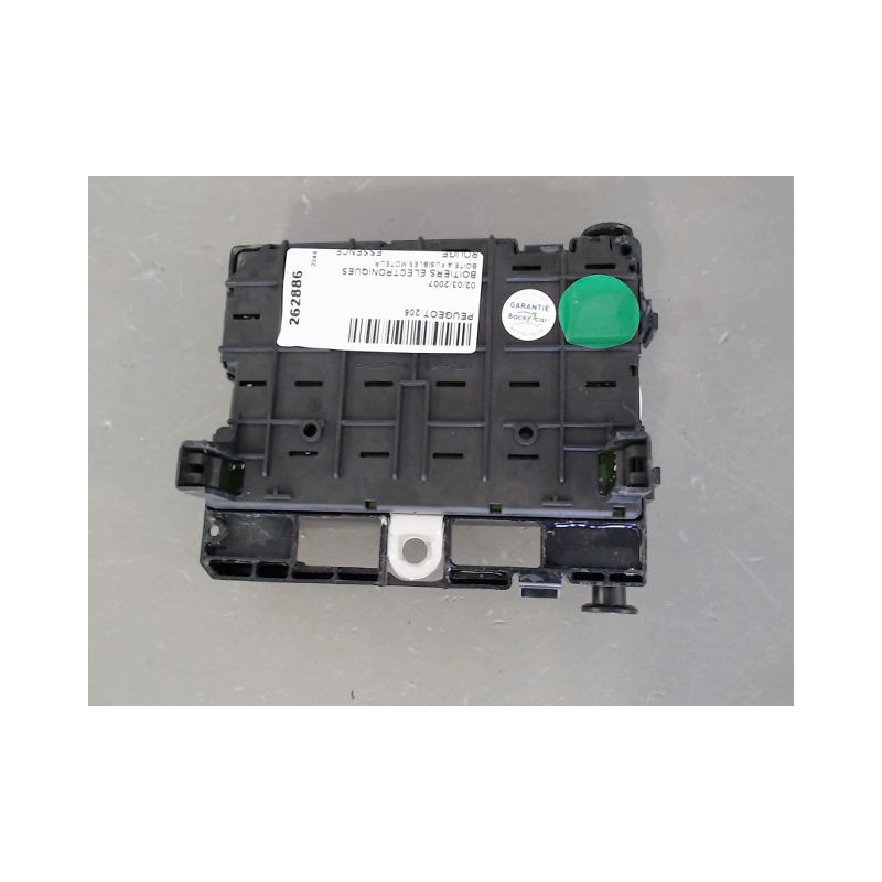 BOITE A FUSIBLES PEUGEOT 206