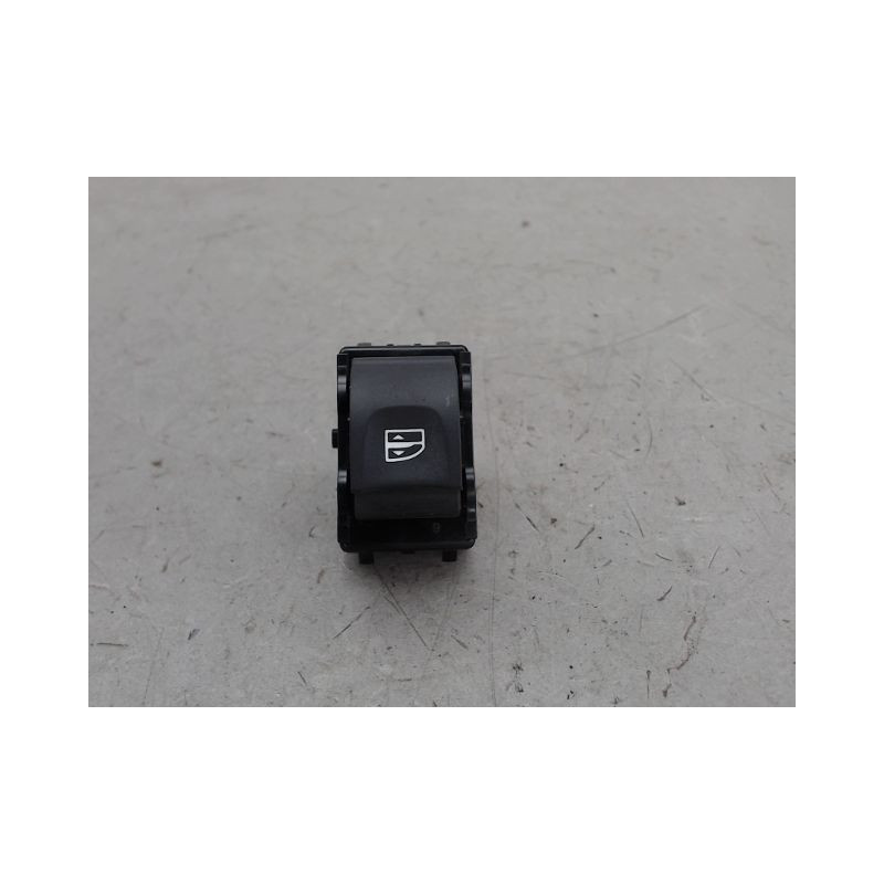 COMMANDE LEVE-GLACE PORTE AVD RENAULT KADJAR