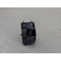 COMMANDE LEVE-GLACE PORTE AVD RENAULT KADJAR