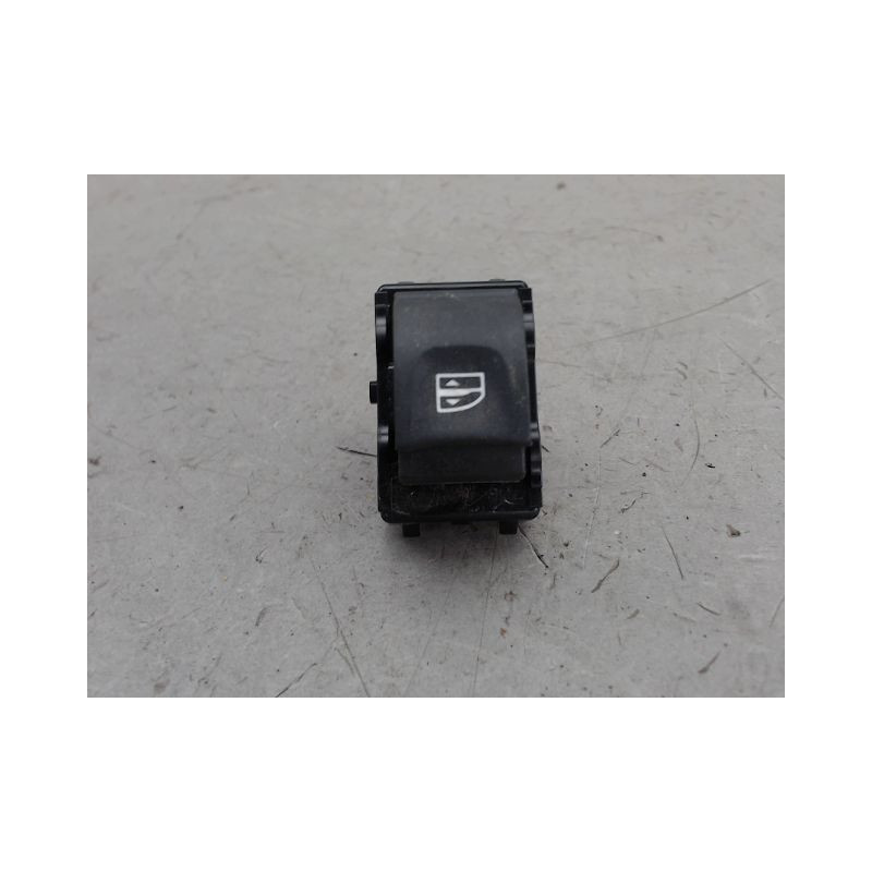 COMMANDE LEVE-GLACE PORTE ARG RENAULT KADJAR