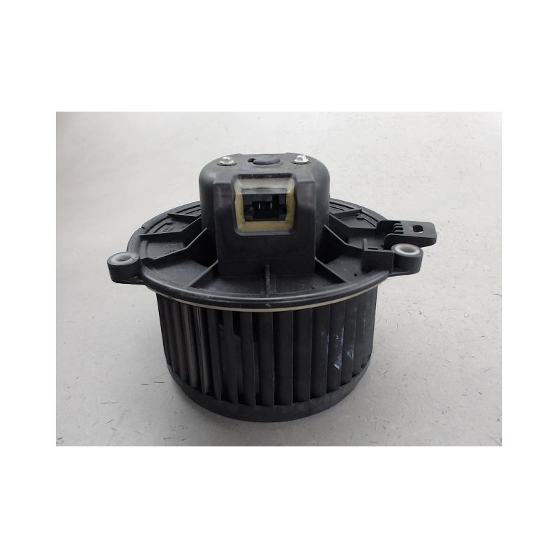 MOTEUR VENTILATEUR CHAUFFAGE IVECO 35S13