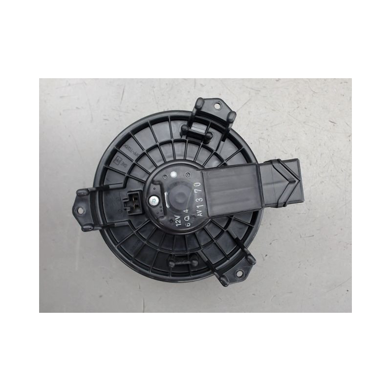 MOTEUR VENTILATEUR CHAUFFAGE TOYOTA YARIS