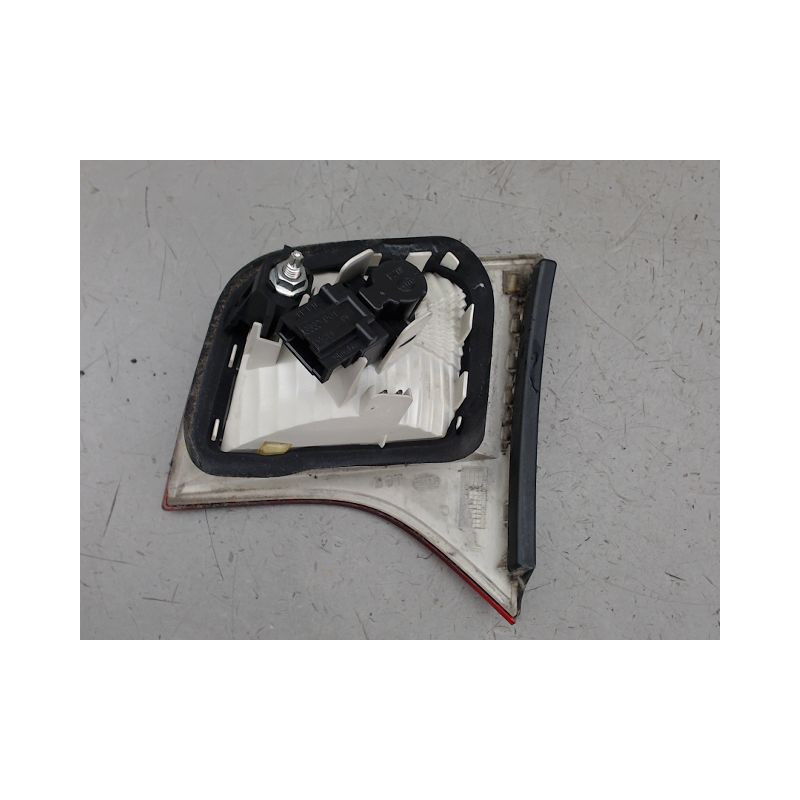 FEU ARRIERE INTERIEUR GAUCHE AUDI A4