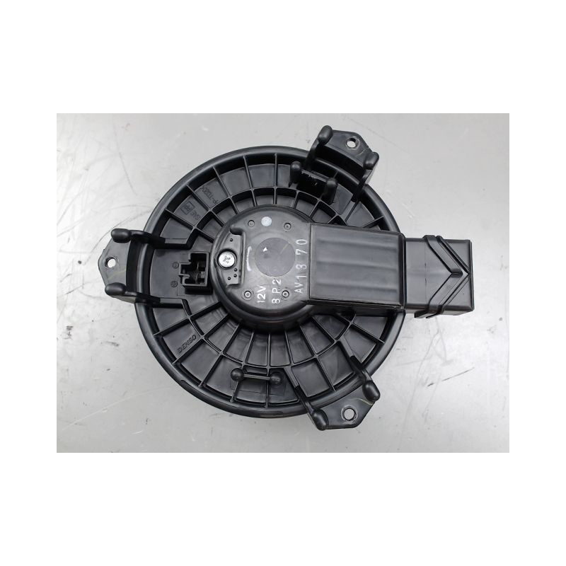MOTEUR VENTILATEUR CHAUFFAGE SUZUKI SWIFT