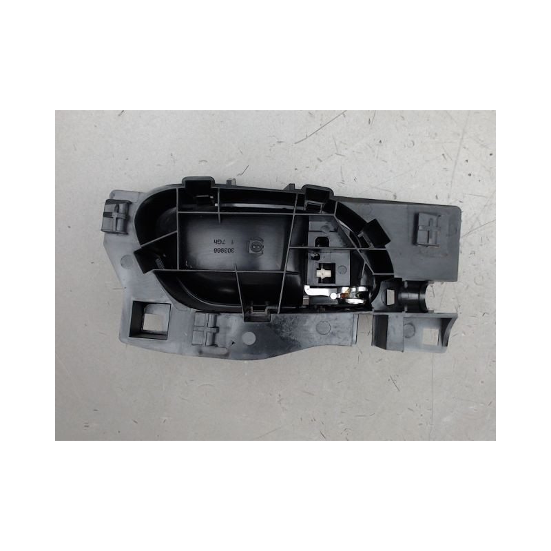 POIGNEE INTERIEURE PORTE AVANT GAUCHE PEUGEOT 2008