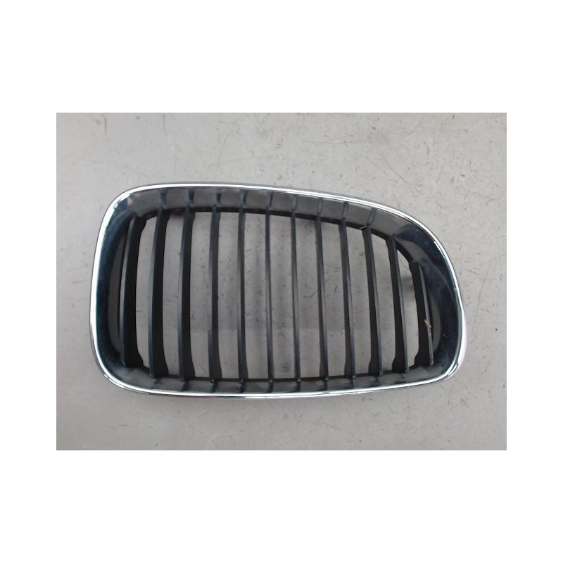 GRILLE CALANDRE DROIT B.M.W. SERIE 1