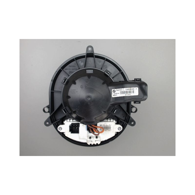 MOTEUR VENTILATEUR CHAUFFAGE B.M.W. SERIE 1
