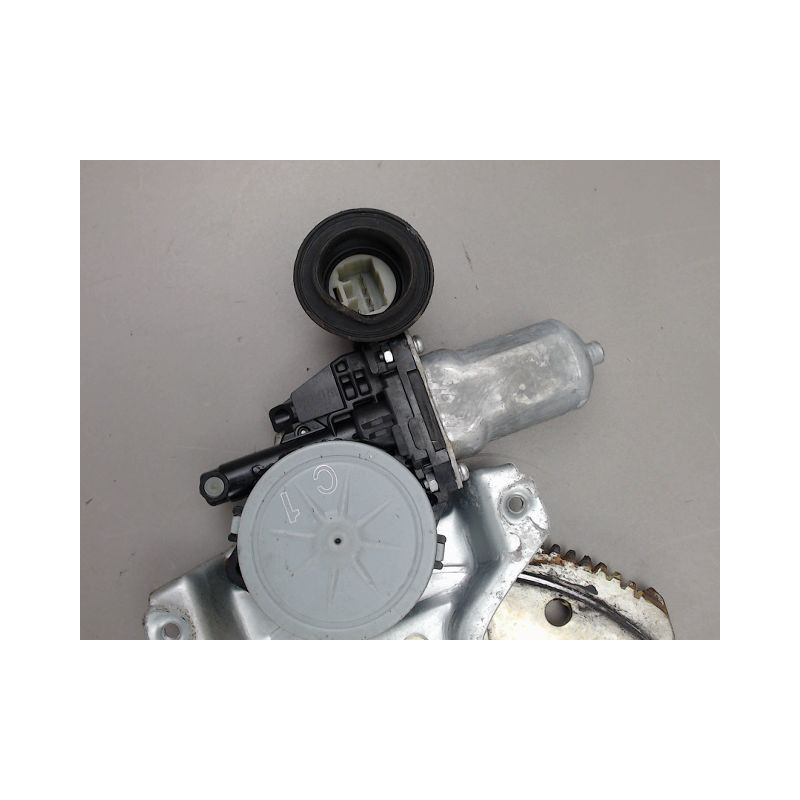 MECANISME LEVE-GLACE AVANT DROIT SUZUKI SWIFT