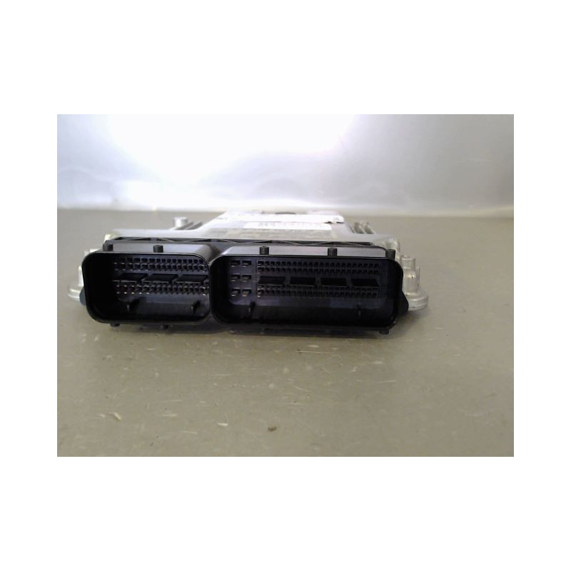 CALCULATEUR MOTEUR AUDI A4