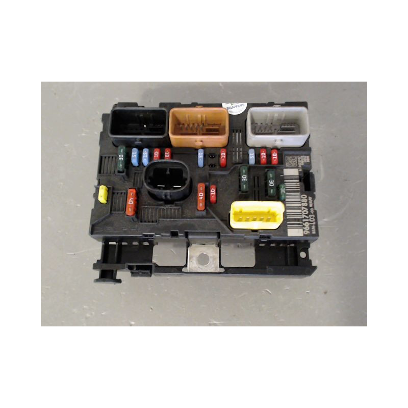 BOITE A FUSIBLES CITROEN C3