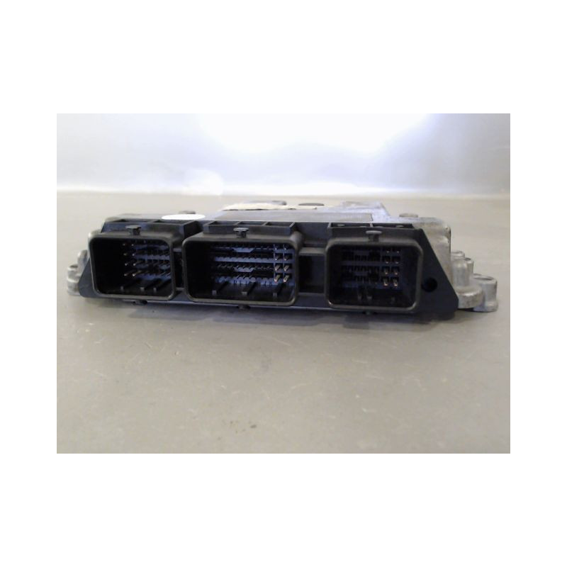 CALCULATEUR MOTEUR RENAULT MEGANE