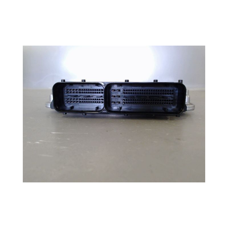 CALCULATEUR MOTEUR AUDI A4